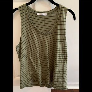 Perfect Social T Tank Top Size Medium